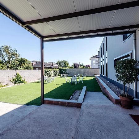 Albergue Santiago 15 Monforte มงฟอร์เต เด เลมอส ภายนอก รูปภาพ
