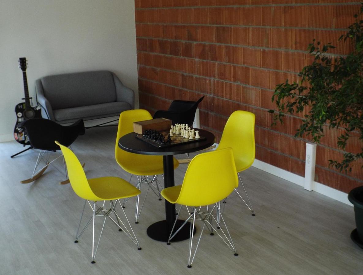 Albergue Santiago 15 Monforte มงฟอร์เต เด เลมอส ภายนอก รูปภาพ
