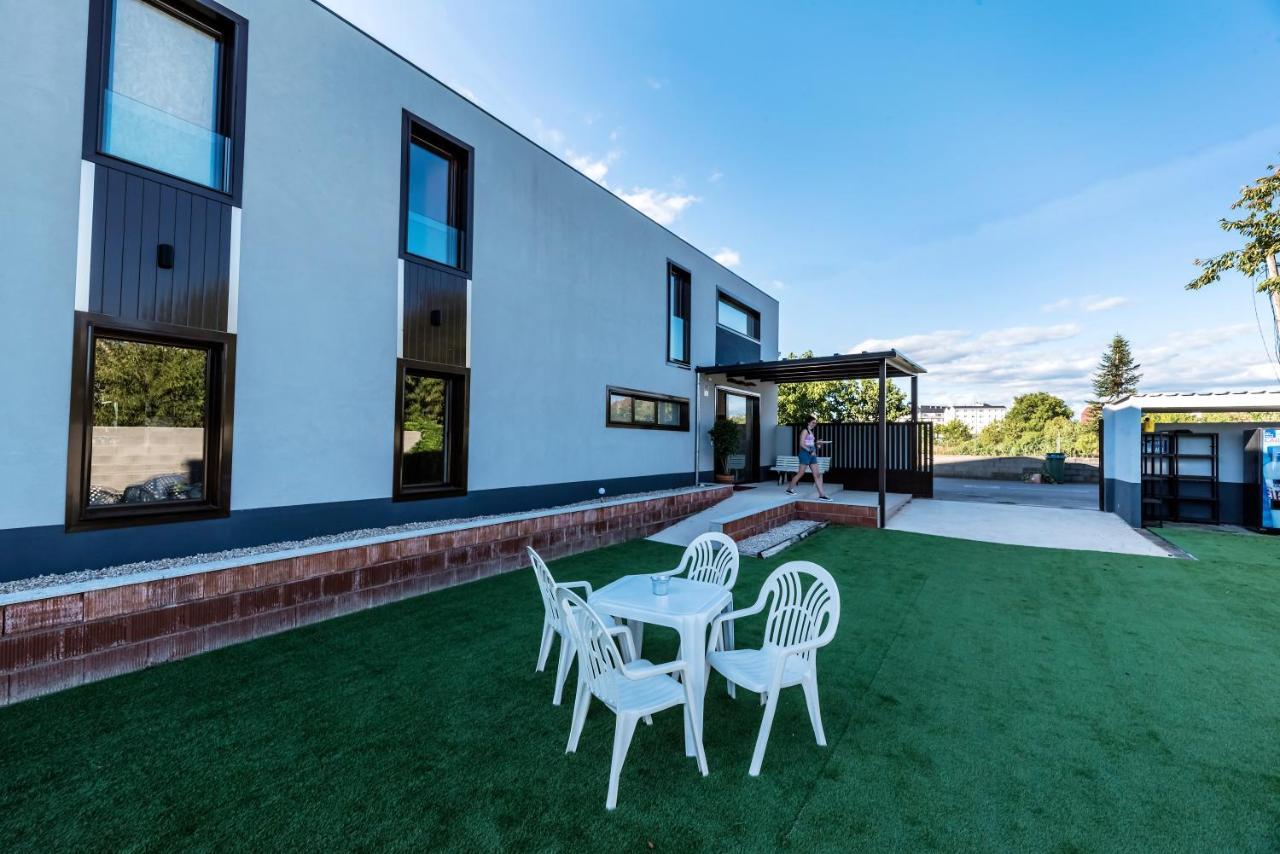 Albergue Santiago 15 Monforte มงฟอร์เต เด เลมอส ภายนอก รูปภาพ