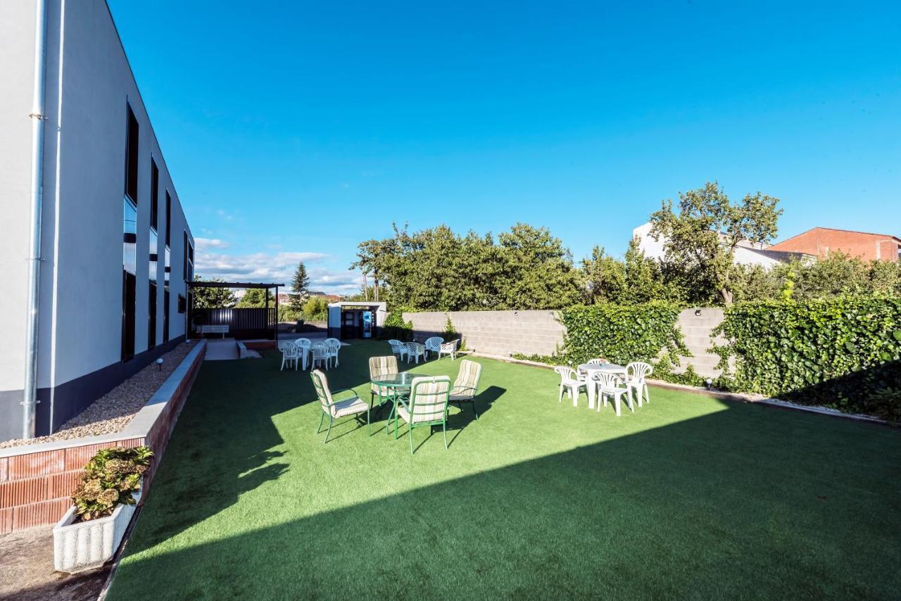Albergue Santiago 15 Monforte มงฟอร์เต เด เลมอส ภายนอก รูปภาพ