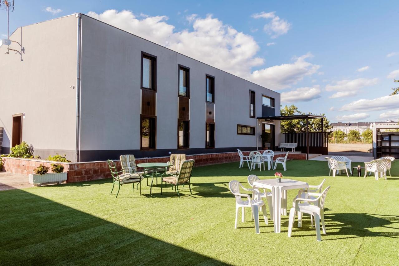 Albergue Santiago 15 Monforte มงฟอร์เต เด เลมอส ภายนอก รูปภาพ