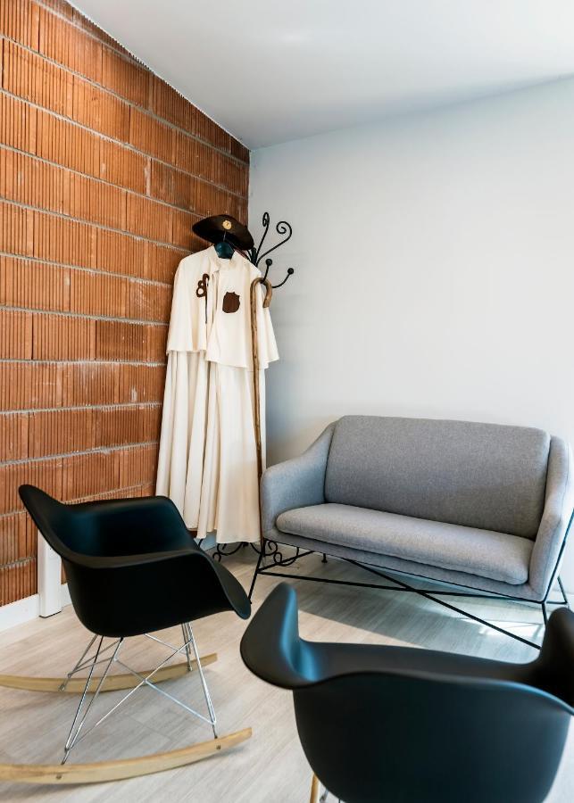 Albergue Santiago 15 Monforte มงฟอร์เต เด เลมอส ภายนอก รูปภาพ