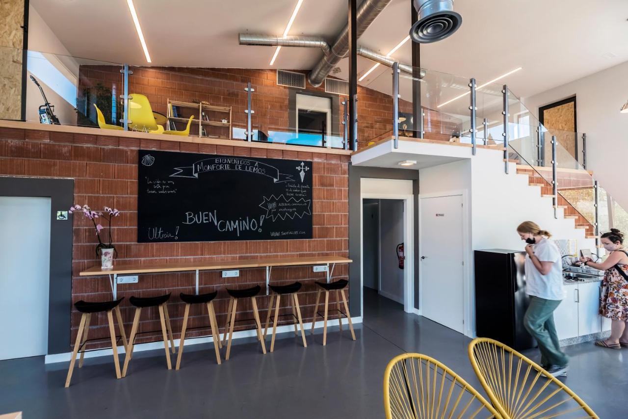 Albergue Santiago 15 Monforte มงฟอร์เต เด เลมอส ภายนอก รูปภาพ